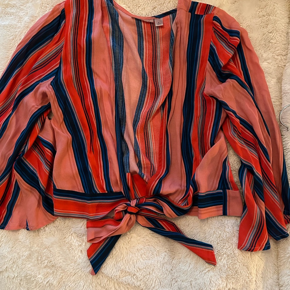 Front tie crop shirt